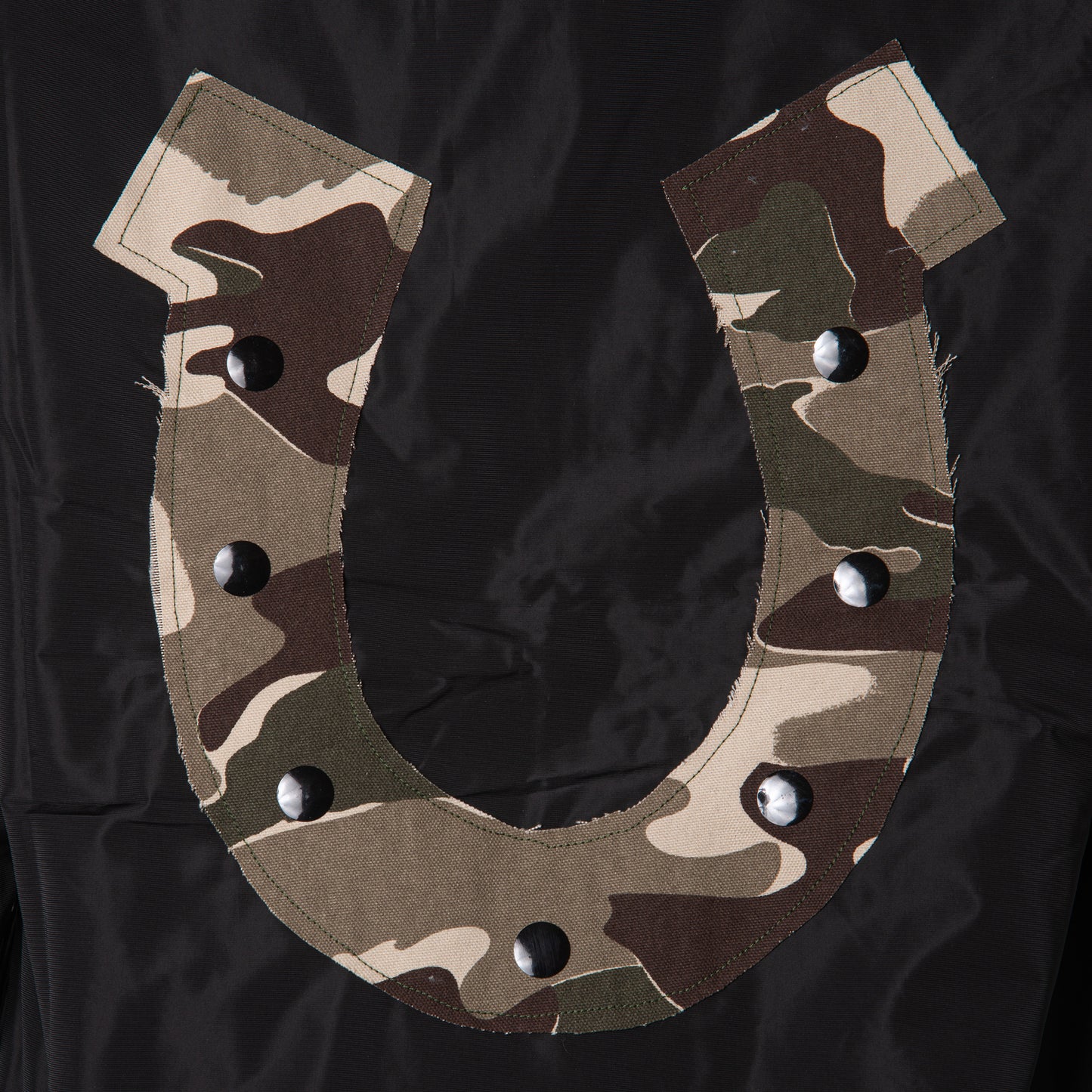 Corta Vento Lucky U Feminina Preta e Camuflada